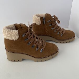 Blondo Devin Waterproof Leather Boots Size 6.5 Hiker Laces up Faux Shearing Cuff